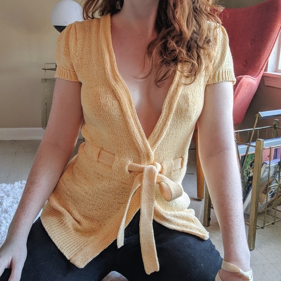 🌻 yellow knit wrap - Picture 2 of 6